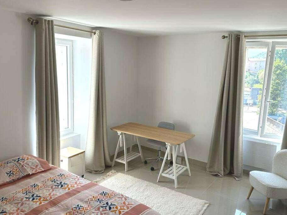 شقة Cocoon 52 M2 New, Beautiful View Castle And Mountain فوا المظهر الخارجي الصورة