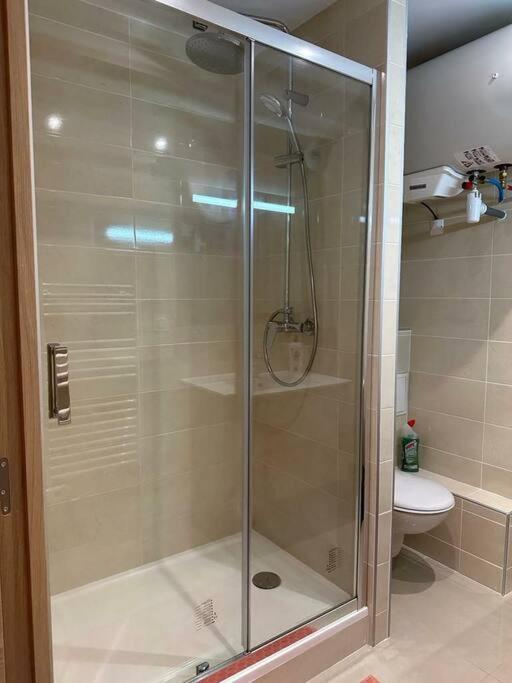 شقة Cocoon 52 M2 New, Beautiful View Castle And Mountain فوا المظهر الخارجي الصورة